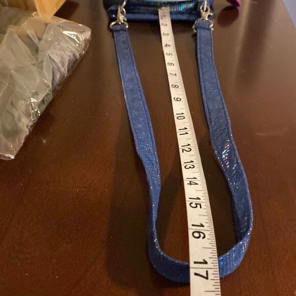 Jurassic World Clever Girl blue dinosaur around Circle, Crossbody bag purse - Picture 9 of 9